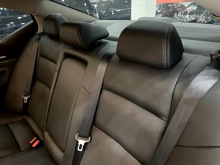 Фото 9 - Nissan Teana