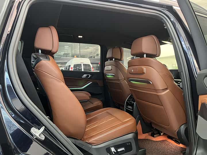 Фото 5 - BMW X7