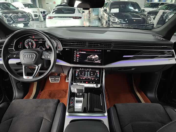 Фото 5 - Audi Q8