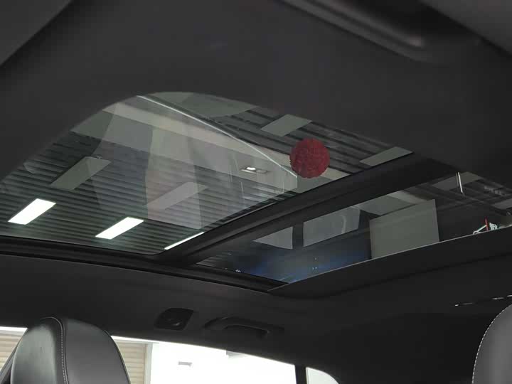 Фото 9 - Audi Q8