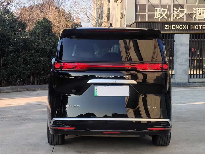 Фото 5 - Denza D9