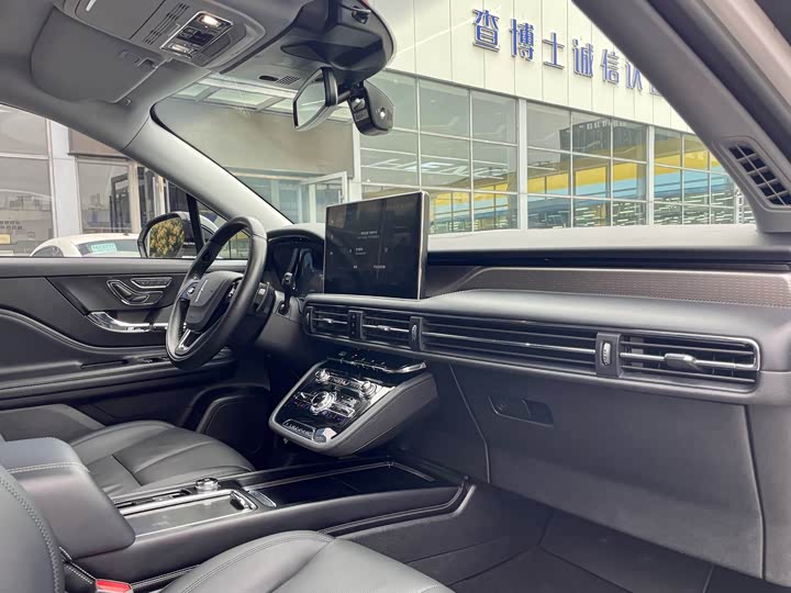 Фото 6 - Lincoln Corsair