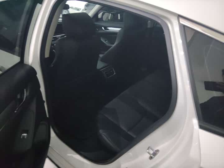 Фото 5 - Honda Accord