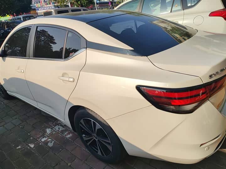 Фото 5 - Nissan Sylphy