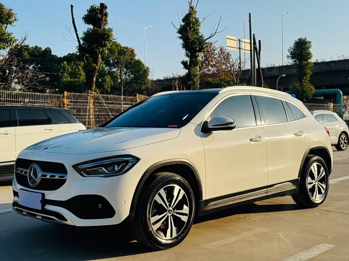 Фото 1 - Mercedes-Benz GLA-Class