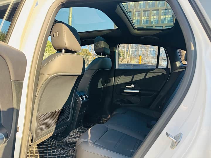 Фото 5 - Mercedes-Benz GLA-Class