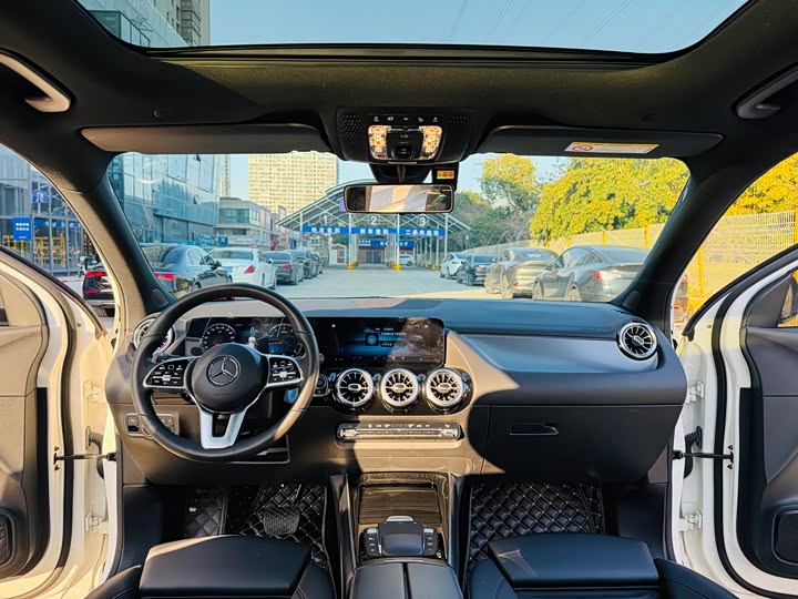 Фото 6 - Mercedes-Benz GLA-Class