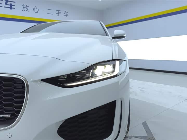 Фото 5 - Jaguar XE L