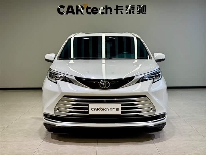 Фото 3 - Toyota Sienna