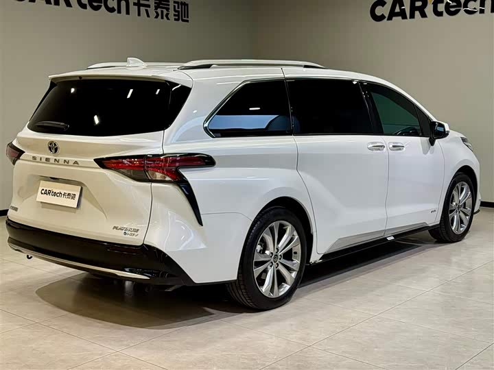 Фото 4 - Toyota Sienna