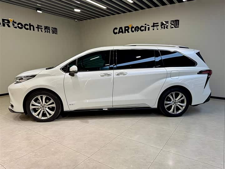 Фото 7 - Toyota Sienna