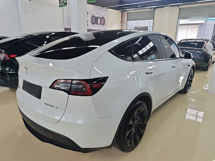 Фото 7 - Tesla Model Y