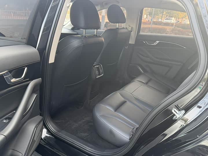 Фото 5 - Bestune B70