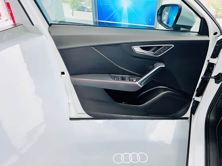 Фото 8 - Audi Q2L