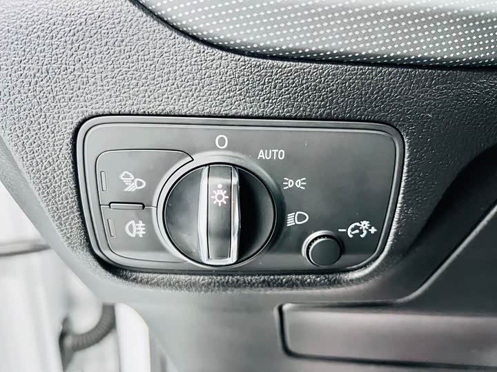 Фото 9 - Audi Q2L