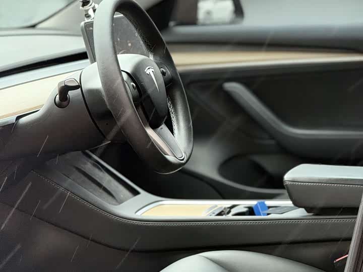 Фото 5 - Tesla Model 3