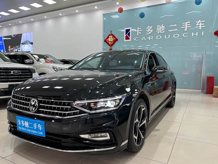 Фото 1 - Volkswagen Magotan