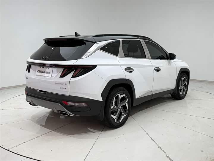 Фото 8 - Hyundai Tucson L