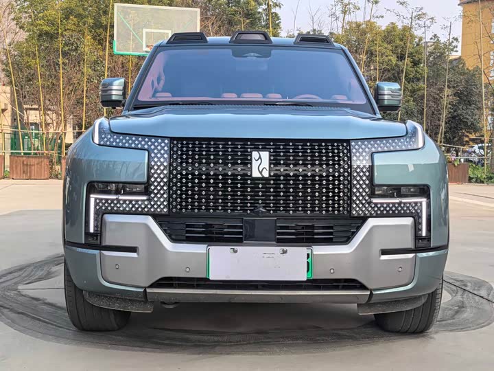 Фото 2 - BYD Yangwang U8