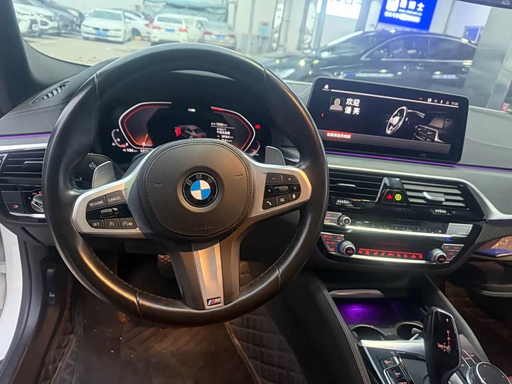 Фото 6 - BMW 5 Series