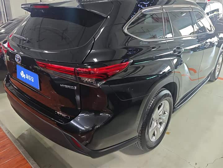 Фото 3 - Toyota Highlander