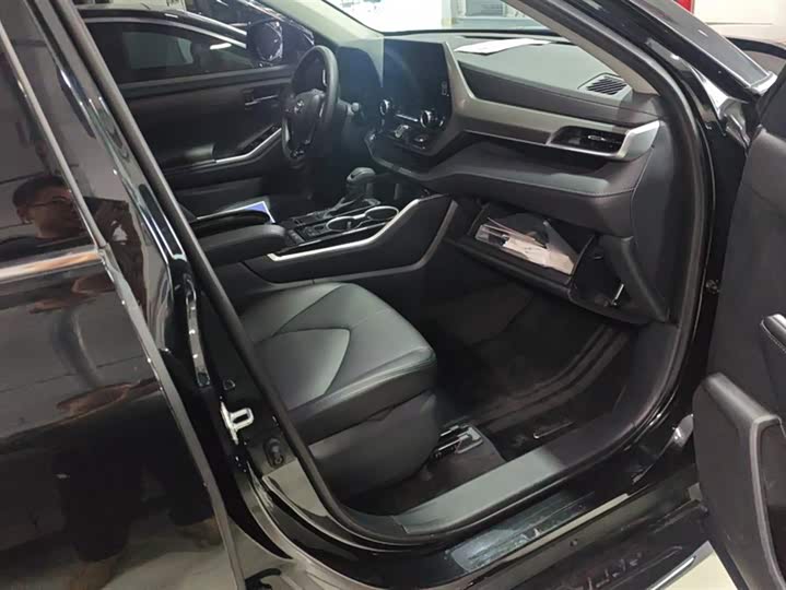 Фото 8 - Toyota Highlander