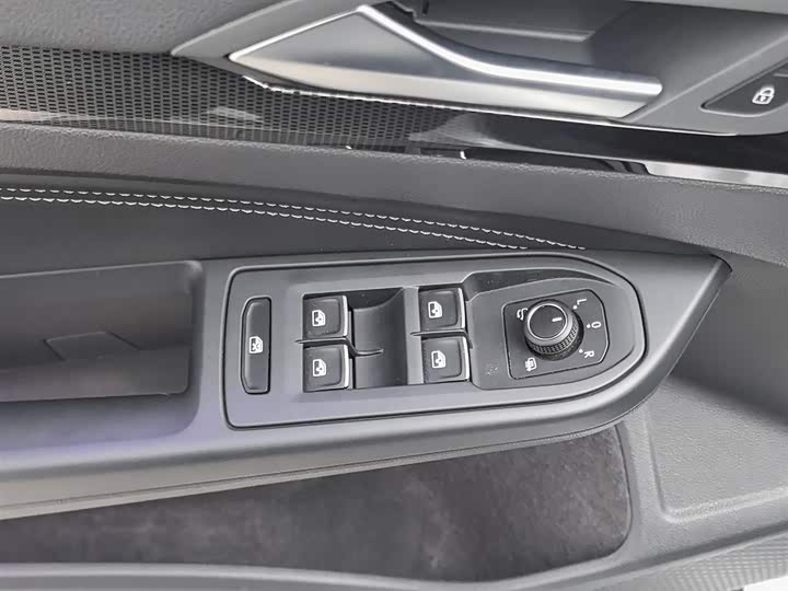 Фото 9 - Volkswagen Golf