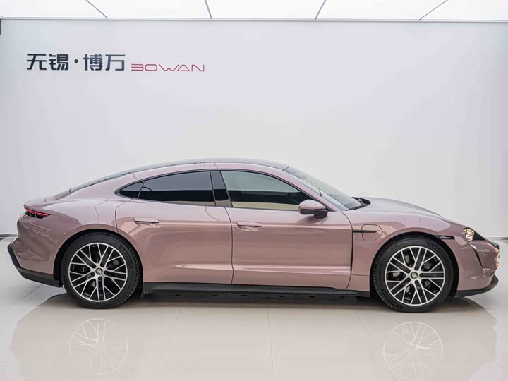 Фото 3 - Porsche Taycan