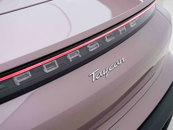 Фото 9 - Porsche Taycan