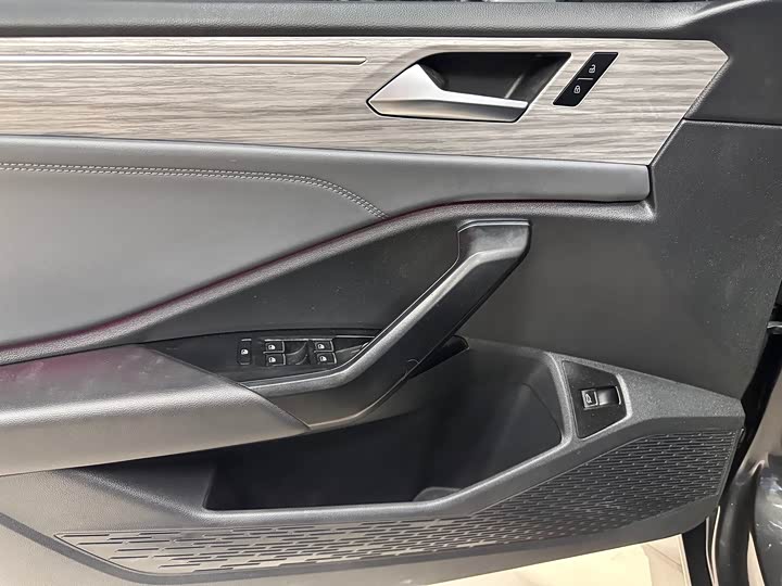 Фото 7 - Volkswagen Sagitar L