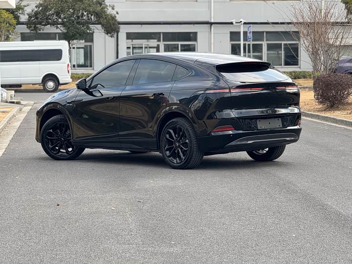 Фото 2 - XPeng G6