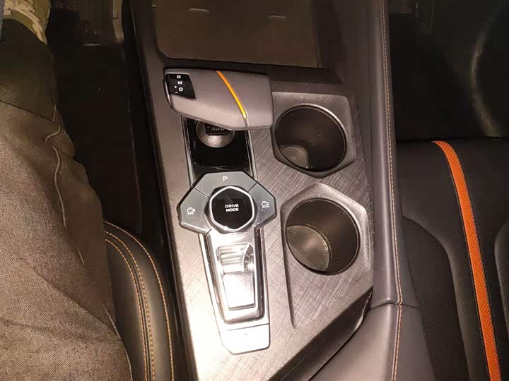 Фото 7 - Changan UNI-V