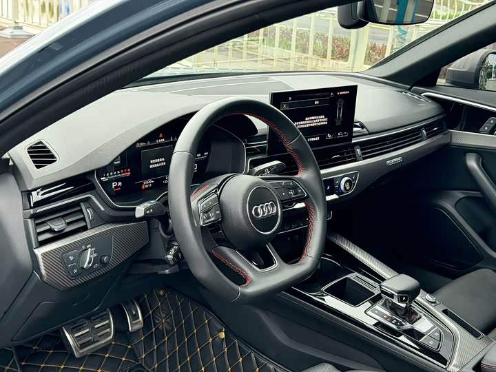 Фото 3 - Audi A4L