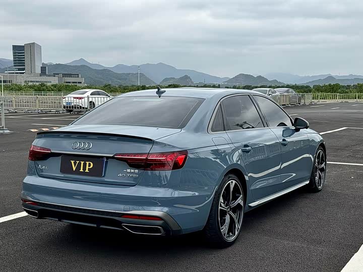 Фото 7 - Audi A4L