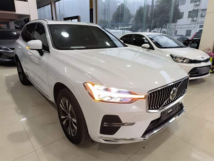 Фото 4 - Volvo XC60