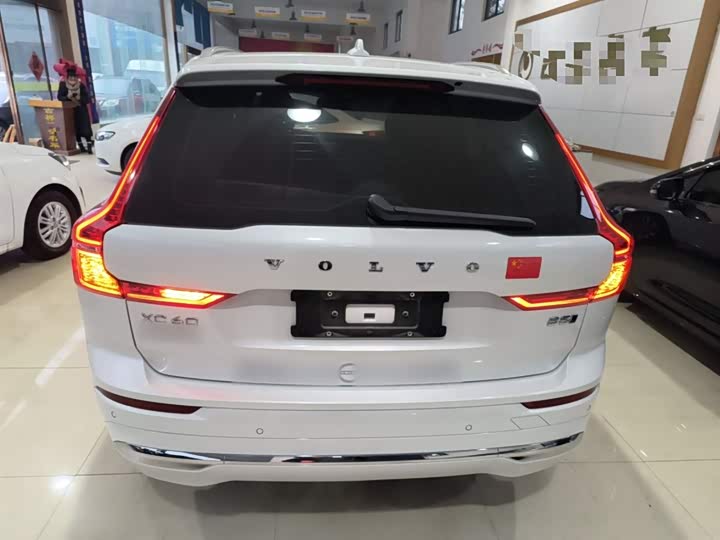 Фото 6 - Volvo XC60