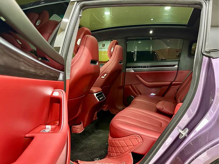 Фото 9 - Luxeed R7