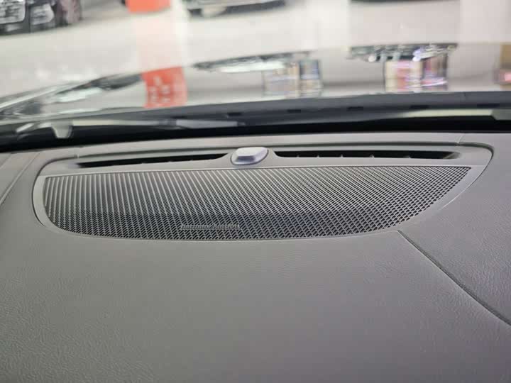 Фото 8 - Volvo S90