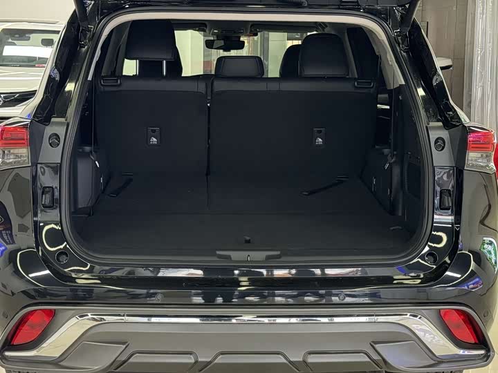 Фото 7 - Toyota Highlander