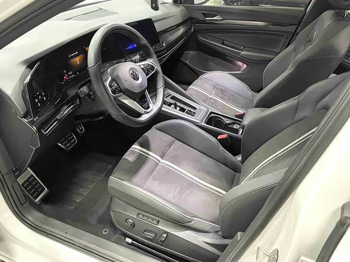 Фото 5 - Volkswagen Golf