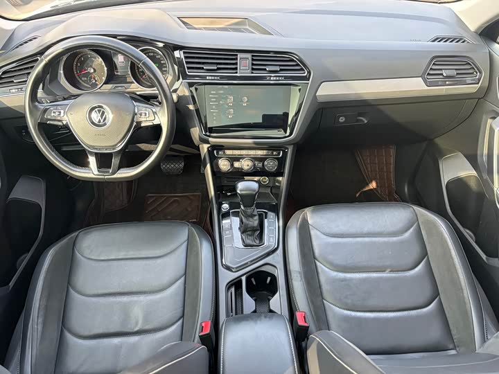 Фото 9 - Volkswagen Tiguan L Pro