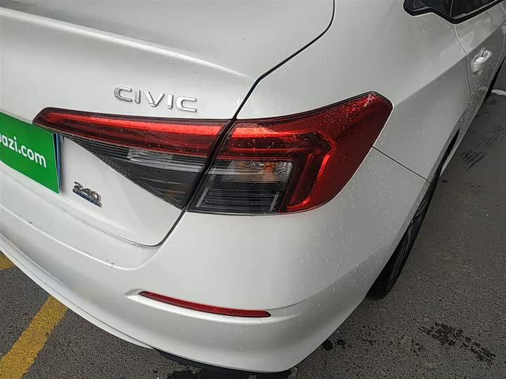 Фото 8 - Honda Civic