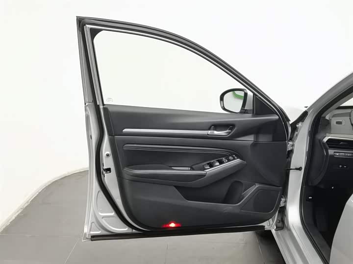 Фото 8 - Nissan Teana