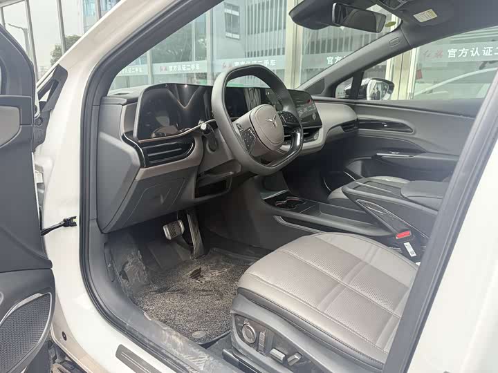 Фото 4 - Hongqi EH7