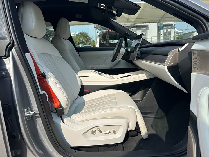 Фото 8 - Nio Onvo L60