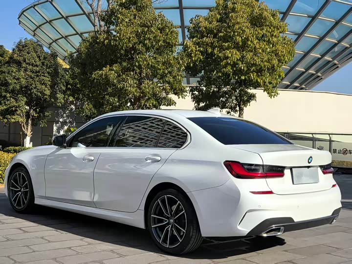 Фото 9 - BMW 3 Series