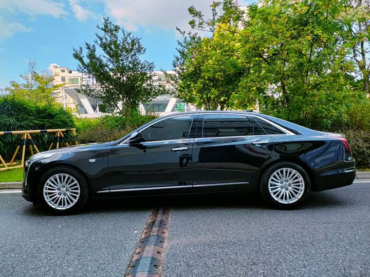 Фото 9 - Cadillac CT6