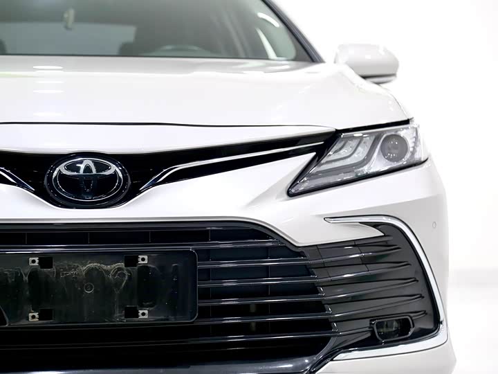 Фото 3 - Toyota Camry