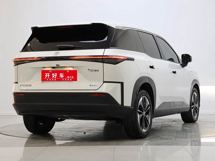 Фото 4 - Toyota bZ3X