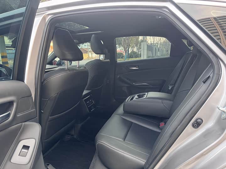 Фото 6 - Toyota Avalon